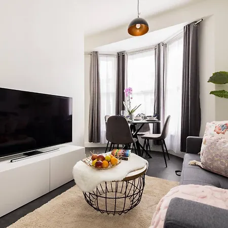 Wild Roses Serviced Apartments - Chelsea London Exterior photo