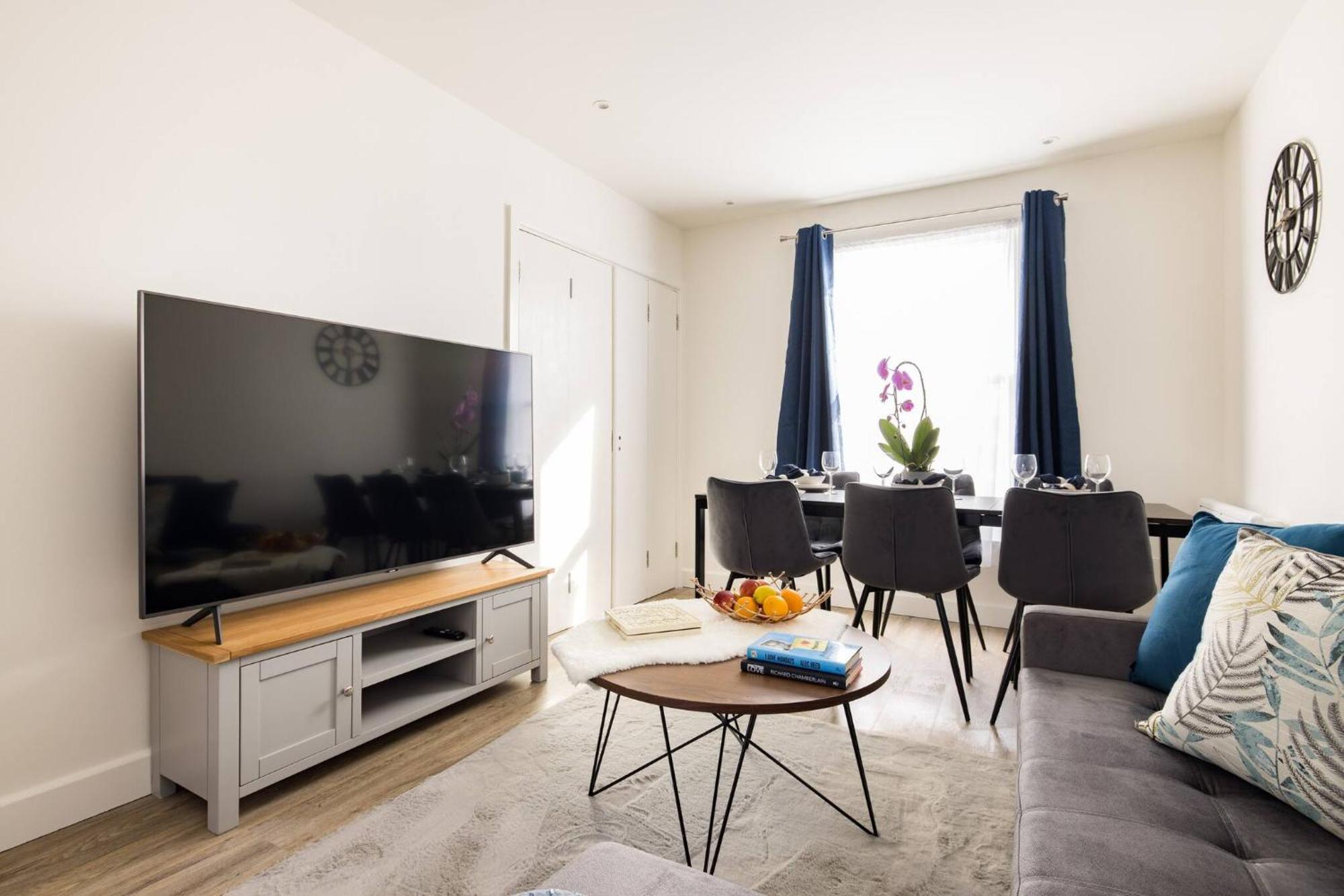 Wild Roses Serviced - Chelsea Apartment London