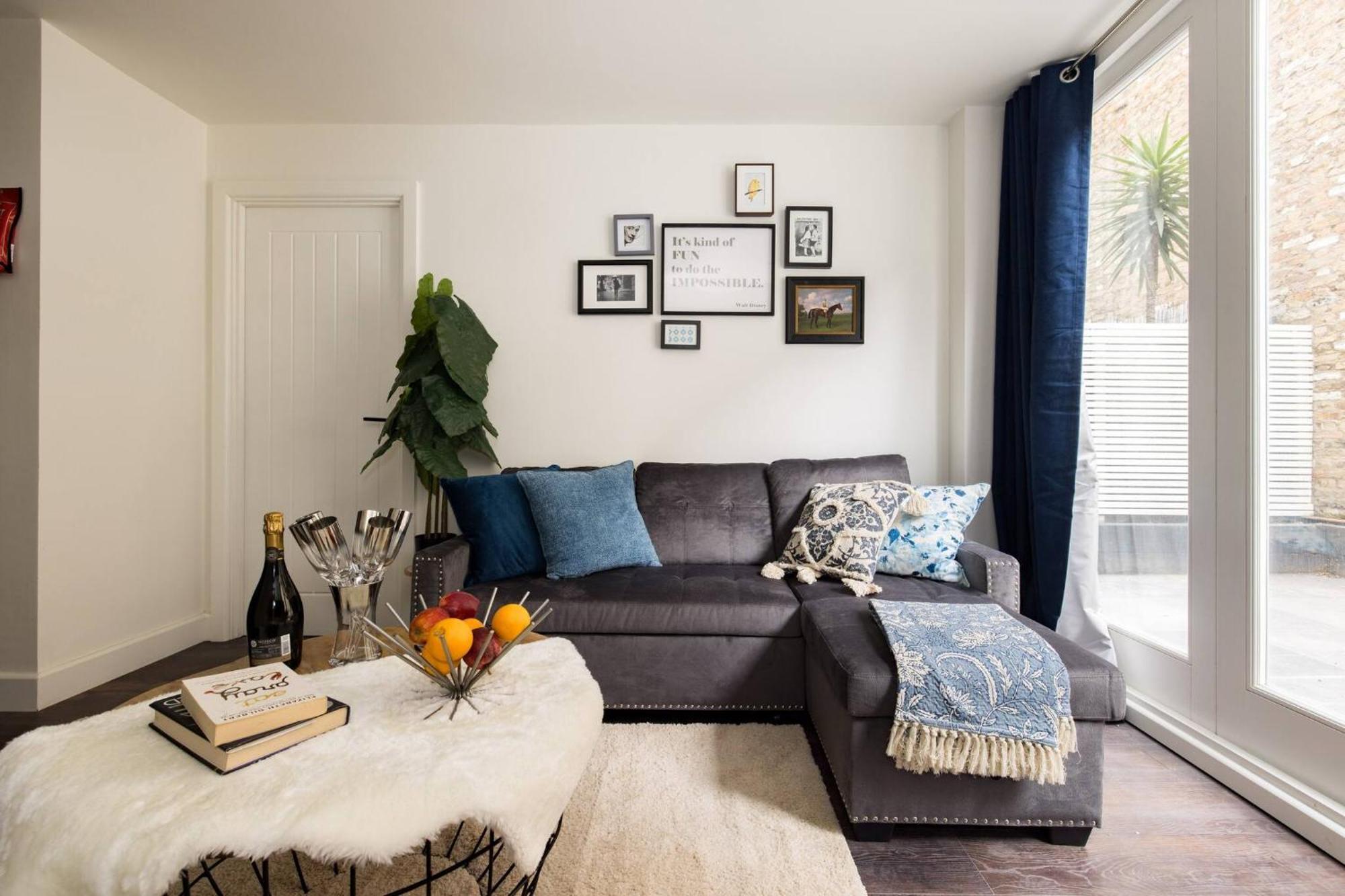 Wild Roses Serviced - Chelsea Apartment *