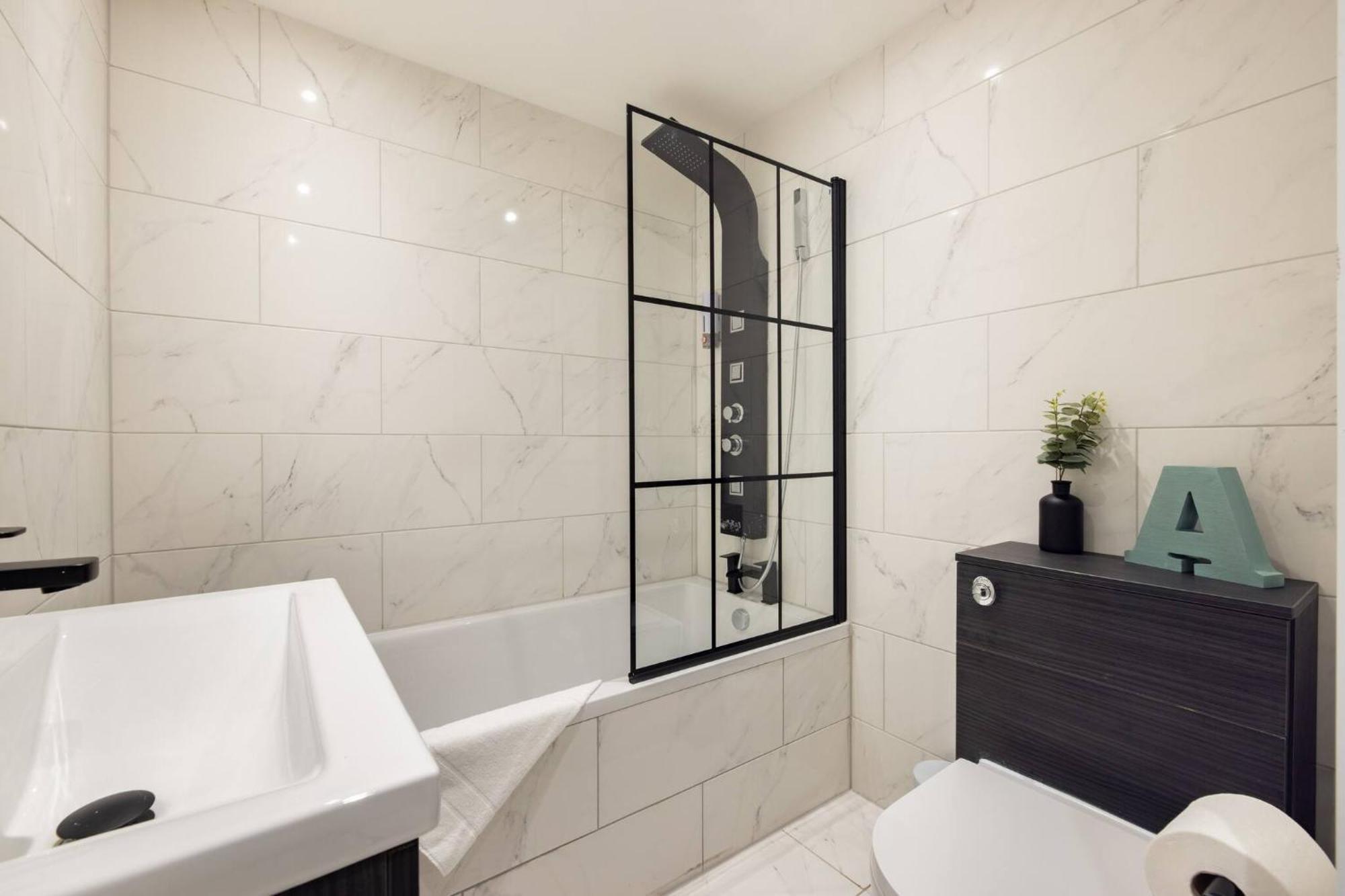 Wild Roses Serviced - Chelsea * London