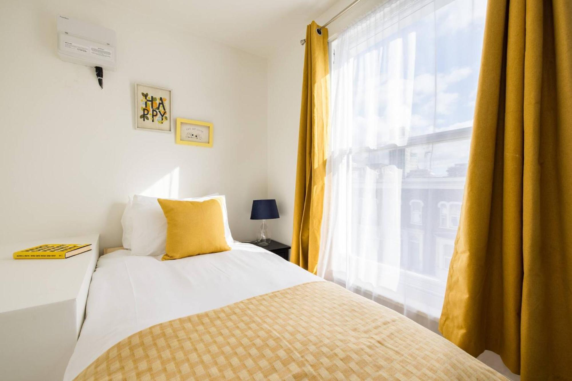 Wild Roses Serviced - Chelsea Apartment