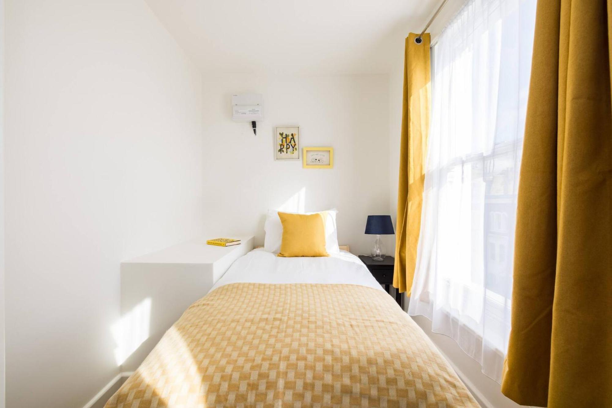 Wild Roses Serviced - Chelsea Apartment *