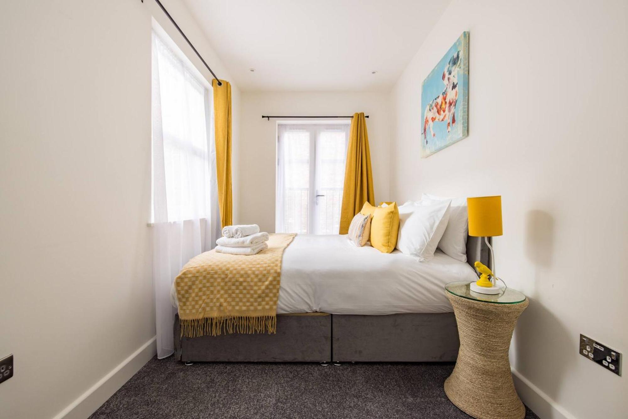 Wild Roses Serviced - Chelsea * London